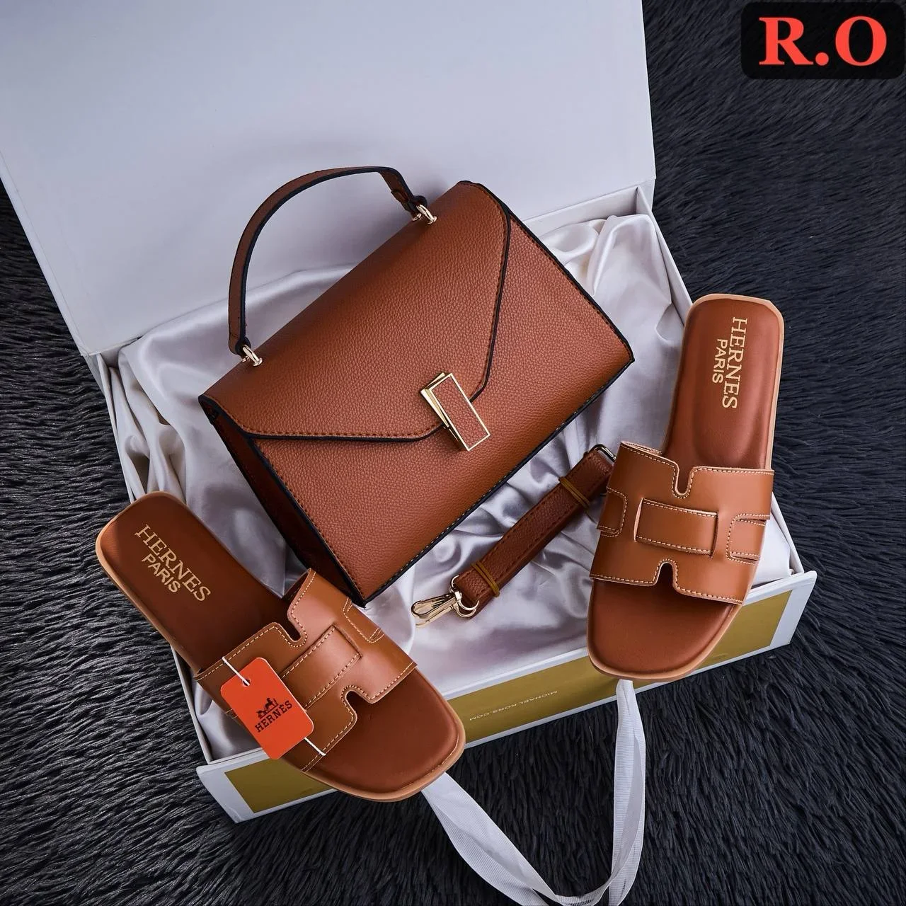 الموديل مثالي للخرجات اليومية أو المناسبات