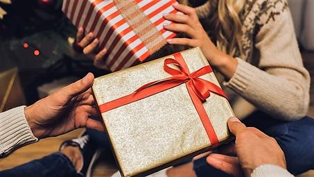 الهدايا والمناسبات