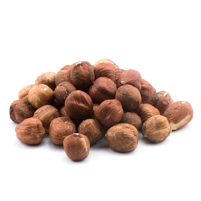 Noisettes brutes nature décortiquées avec peau