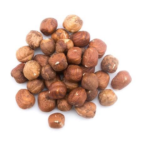 Noisettes brutes nature décortiquées avec peau
