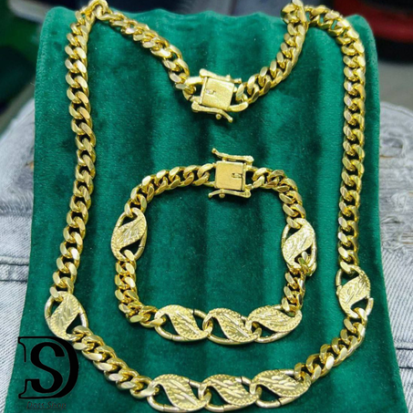 الباك يتألف من قطع متنوعة تضفي لمسة من السحر على إطلالتك.