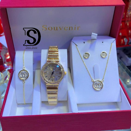 باك رائع يحمل في داخله جمال الأناقة والتفرد. يتألف هذا الباك من قطع مميزة تزينه وتضفي عليه لمسة ساحرة.