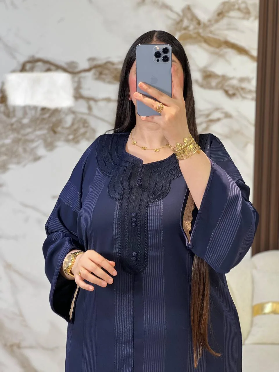 ازرق غامق
