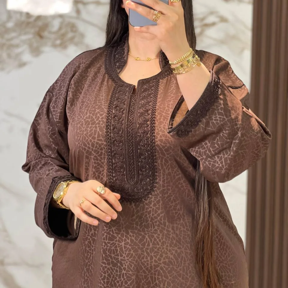 بني غامق