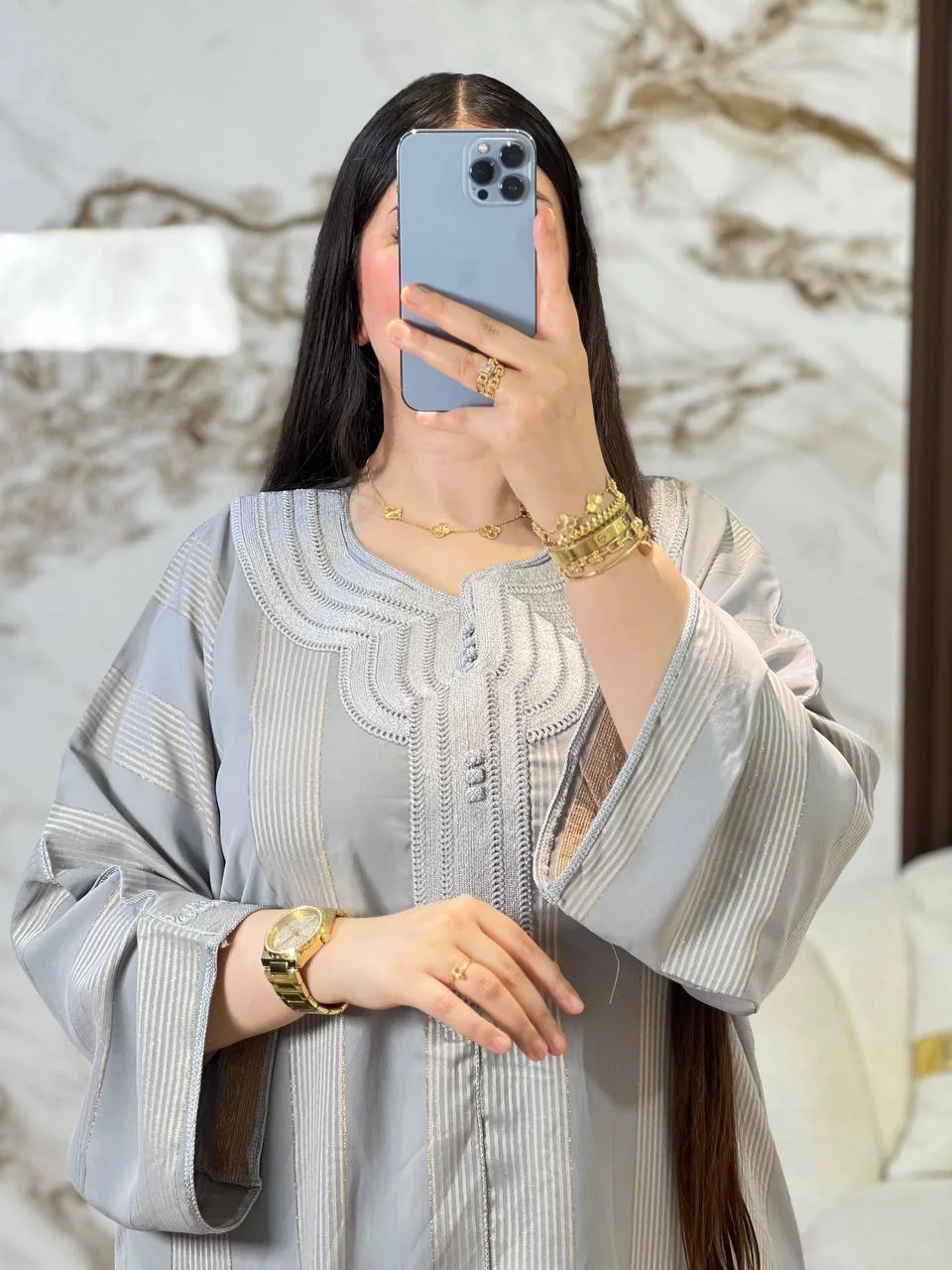 رمادي