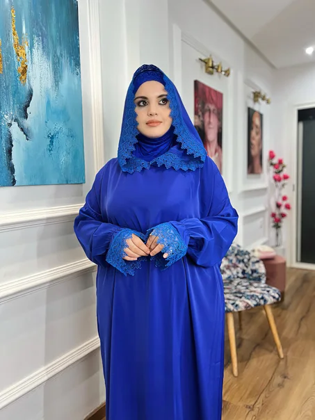 عباية مع فولار متصل