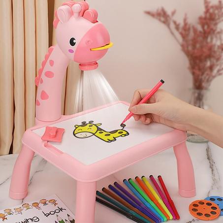 طاولة رسم فنية بجهاز عرض ضوئي