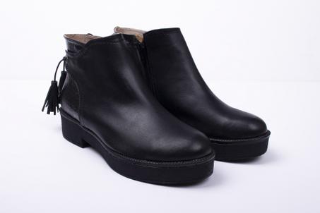 Black Leather Boot for Ladies
