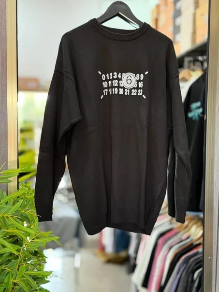 Pull noir