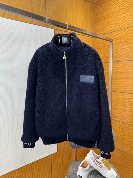 Blouson en polaire avec patch en cuir