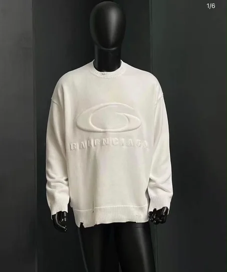pull en maille de chez Balenciaga