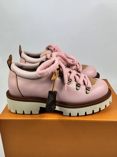 Sneakers Plateformes de Luxe – Rose Pastel et Lacets Épais
