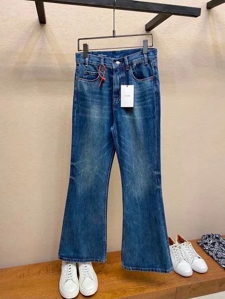 jean flare (évasé) de la marque Celine