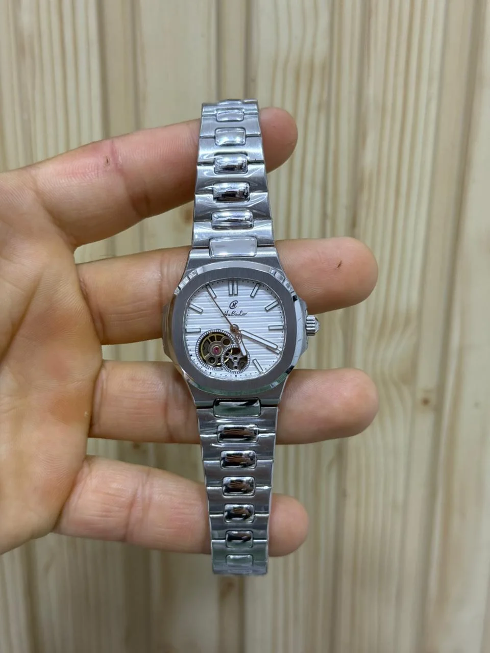 Montre Automatique HuboLer pour Femme – Éclat Argenté & Design Squelette Pur