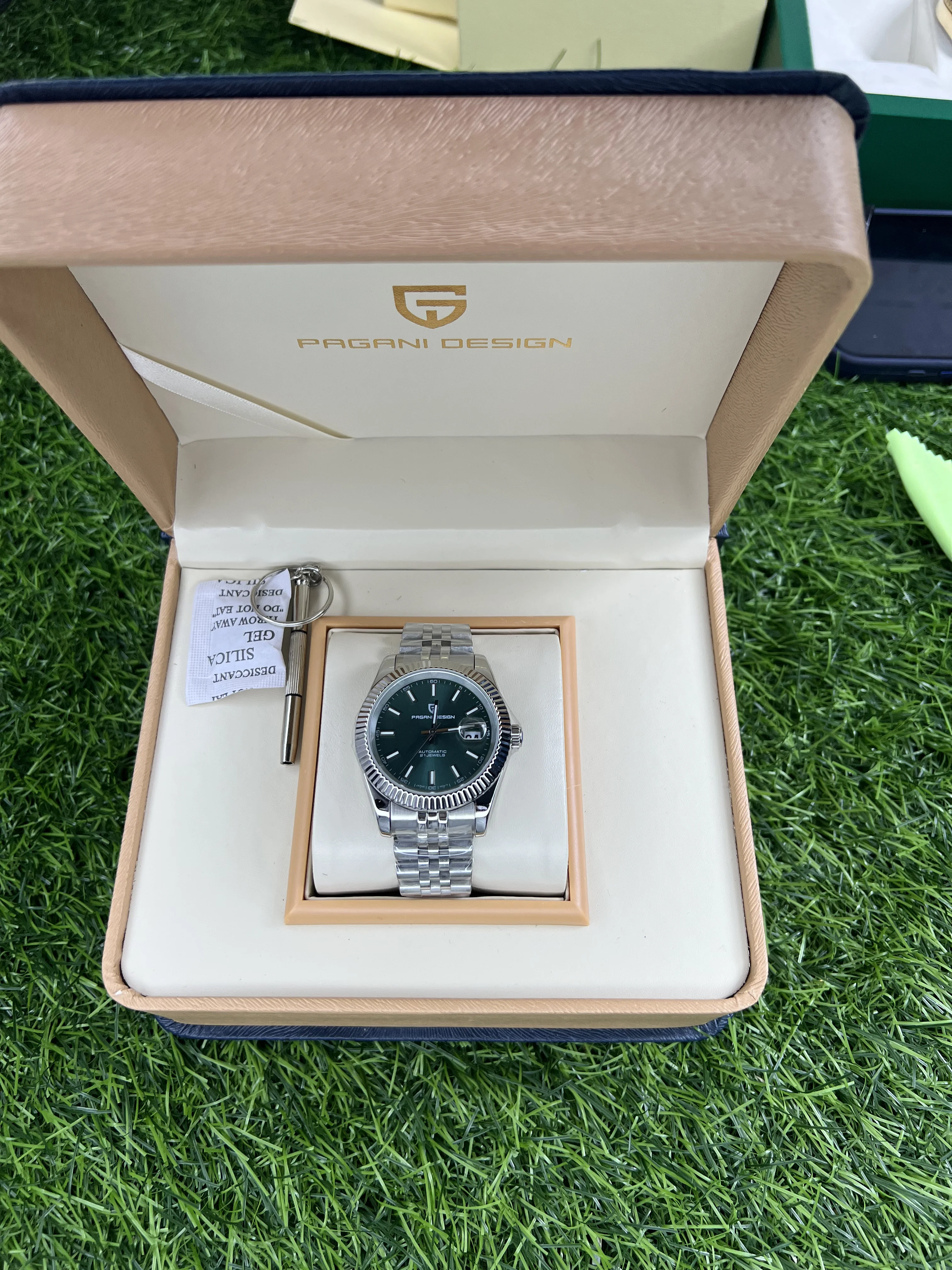 Pagani Design PD1645 Montre automatique pour homme 42 mm Mouvement automatique Japon NH35 A Étanche jusqu'à 100 m Acier inoxydable Miroir saphir Montre de sport d'affaires