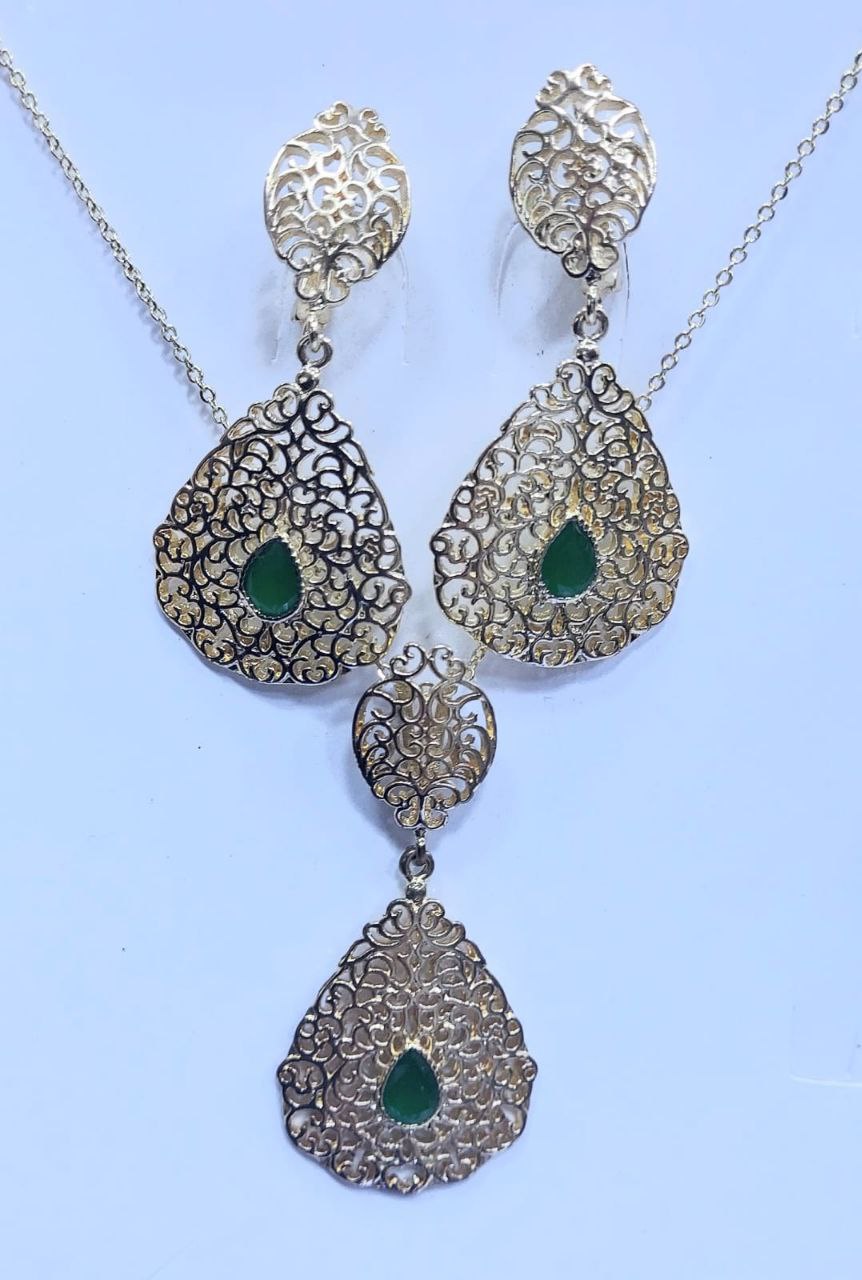 طقم نسائي رااقي