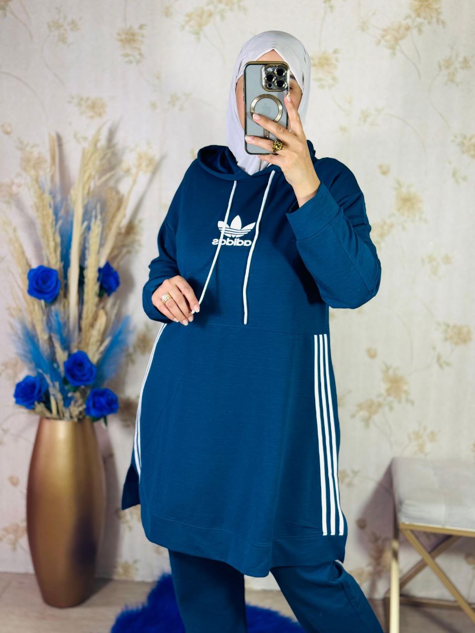 كيطمة طويلة  بالسروال  Adidass  ثوب :  مونطوني