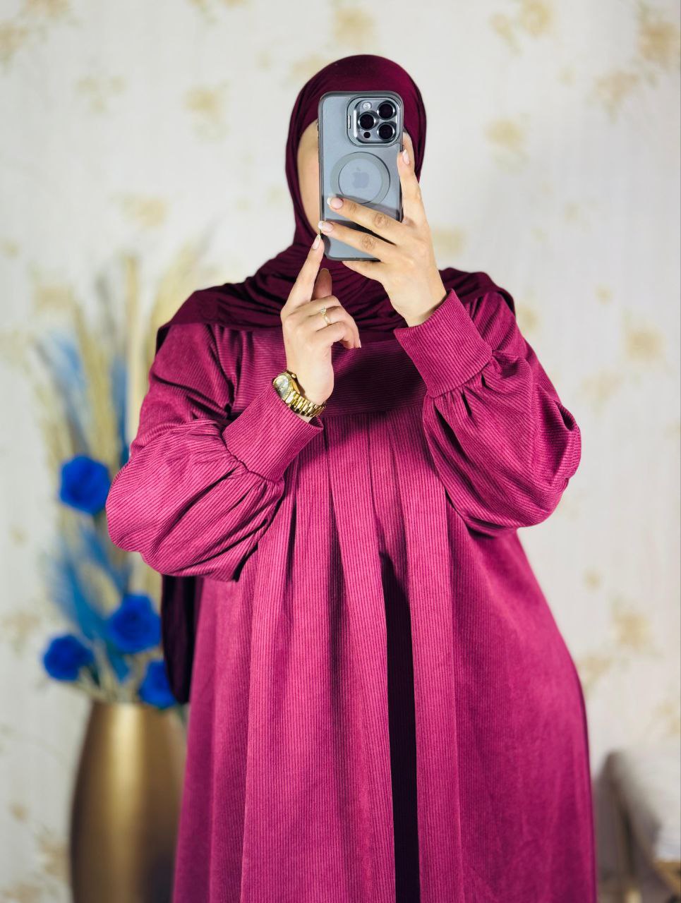 عباية طويلة ثوب : فودان مشرط.