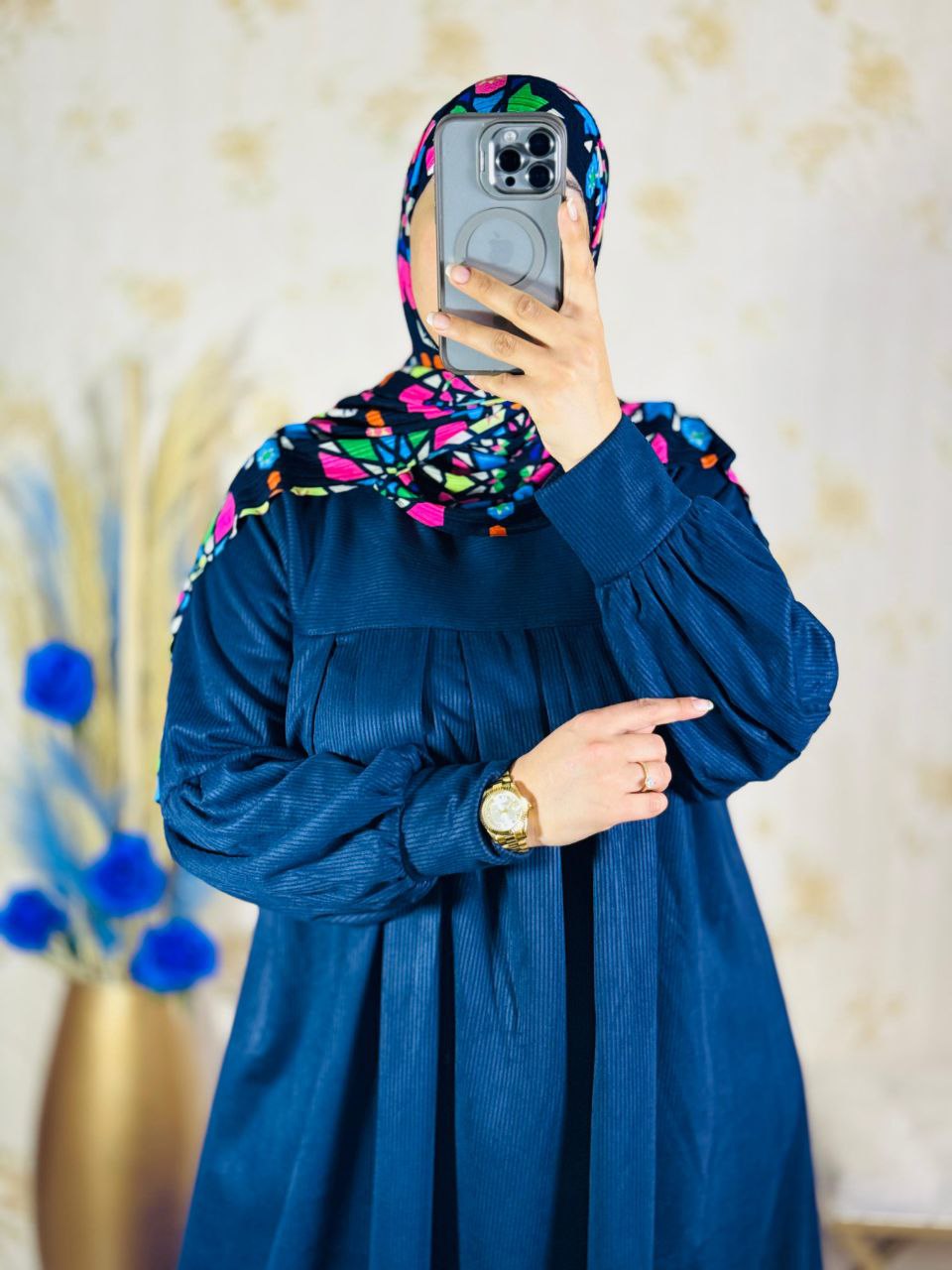 عباية طويلة ثوب : فودان مشرط.