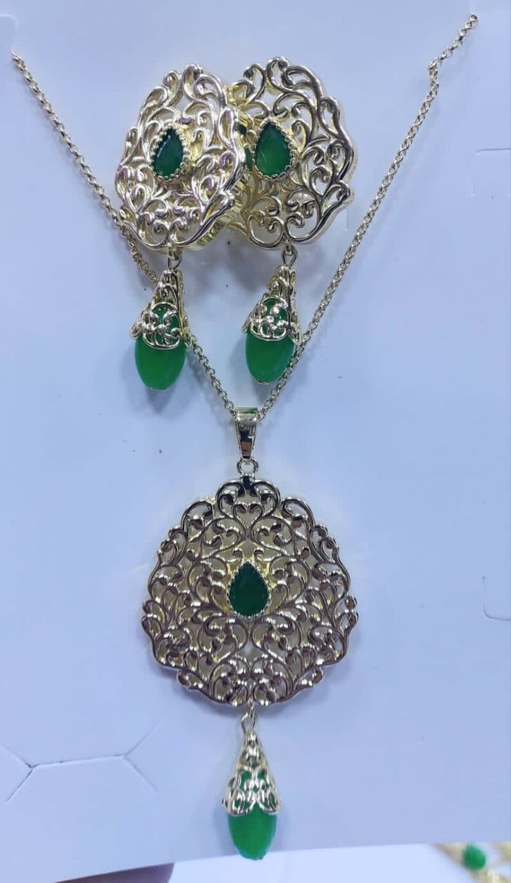 طقم نسائي رااقي