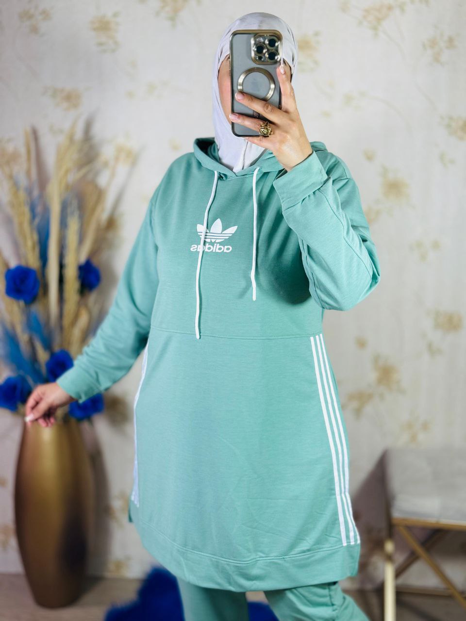 كيطمة طويلة  بالسروال  Adidass  ثوب :  مونطوني