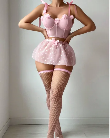 Set 5 pièces: Set jupon tulle en maille à forme de cœur et déco florale douce, et sexy