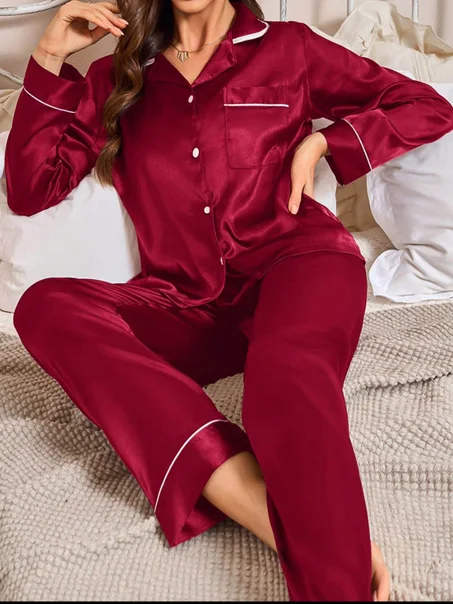 Ensemble de pyjama femme avec bordure contrastée à manches longues