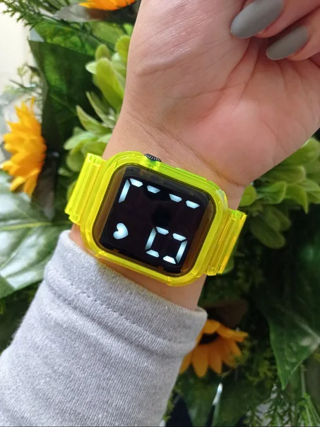 ساعة ديجيتال