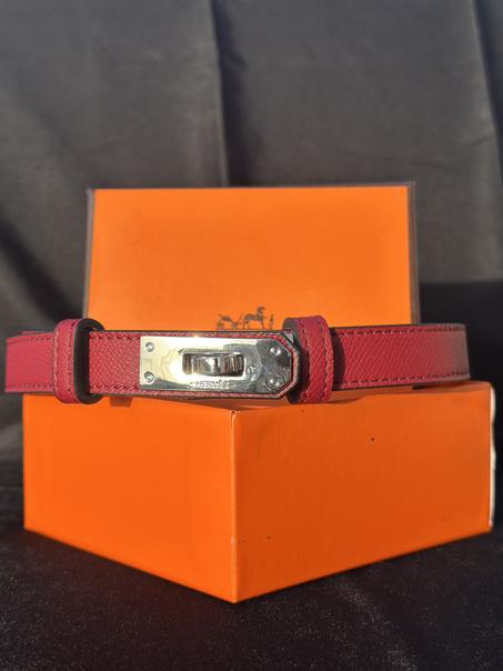 Hermès  – La Ceinture Ultime en Cuir Véritable pour Femmes