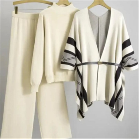 ملابس نسائية