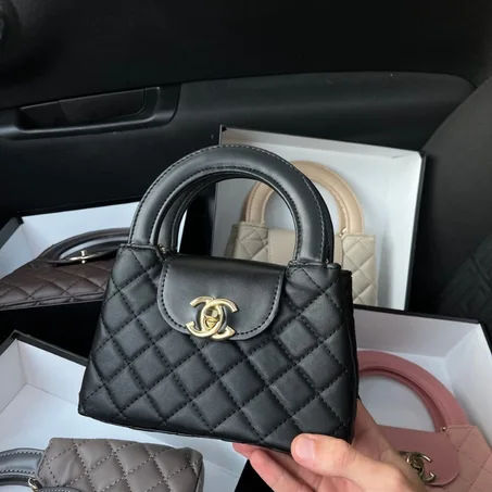 KELLY CHANEL