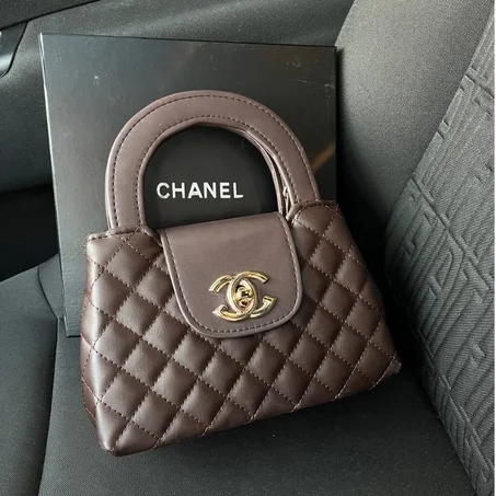 chanel kelly