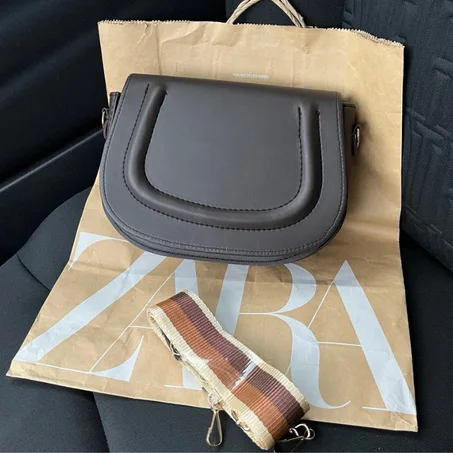 pochette ZARA