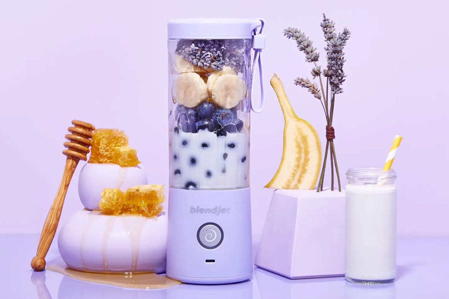 خلط و طحن في كل مكان مع هدا الخلاط الكهربائي المحمول ماركة عالمية