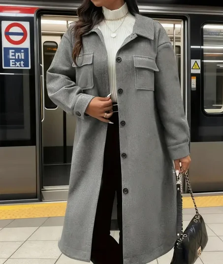 معطف منورة الفاخر – تصميم متقن وخامة مريحة لإطلالة أنيقة ومميزة