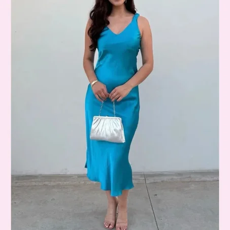Robe ZARA longue en satin bleu turquoise