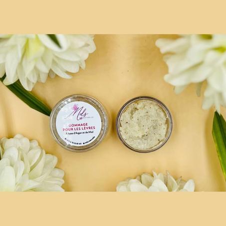 مقشر لشفتين بالأركان و العسل