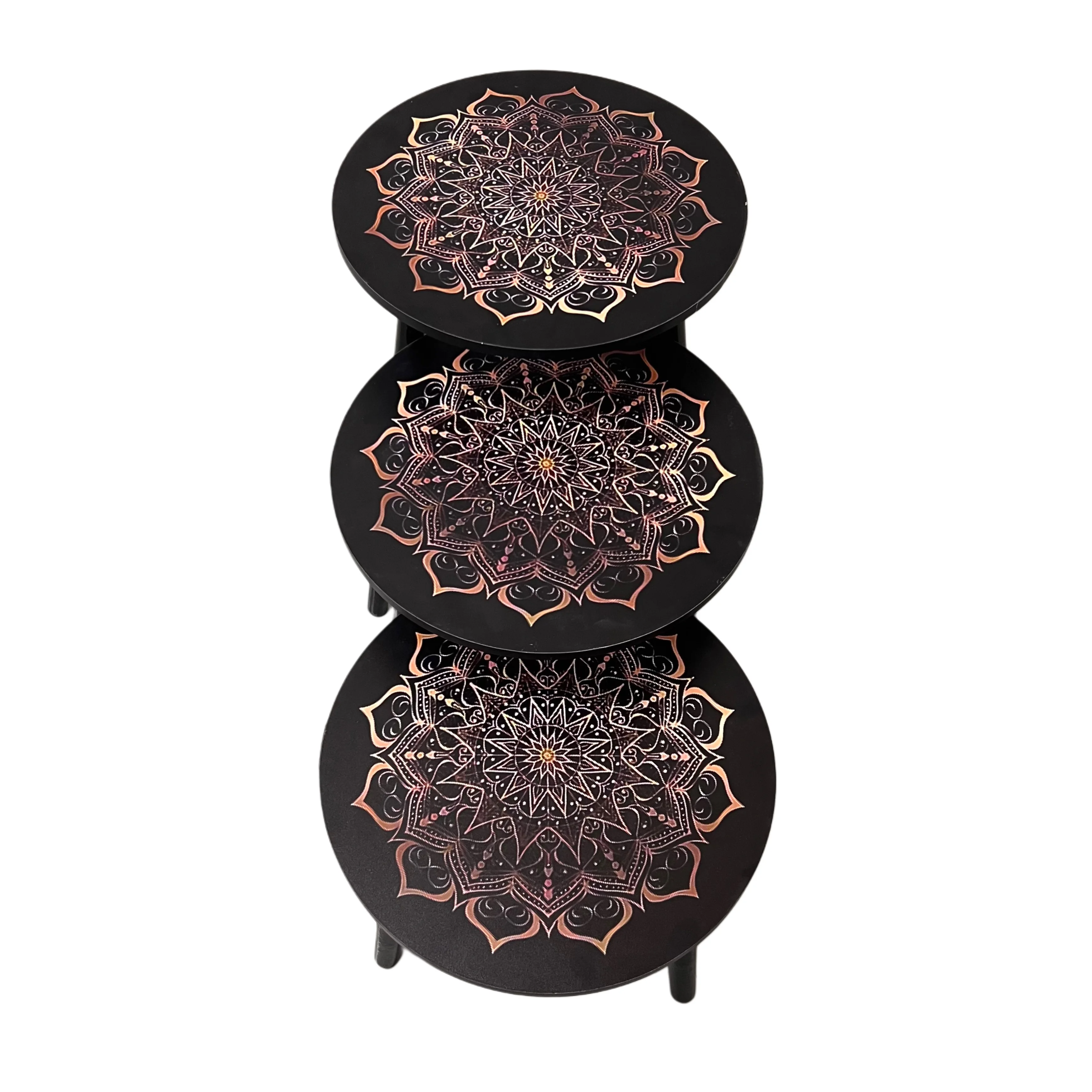 طقم طاولات متداخلة 3 قطع بنقشة الماندالا – أسود مع لمسات نحاسية وبرونزية، أبعاد 40 سم