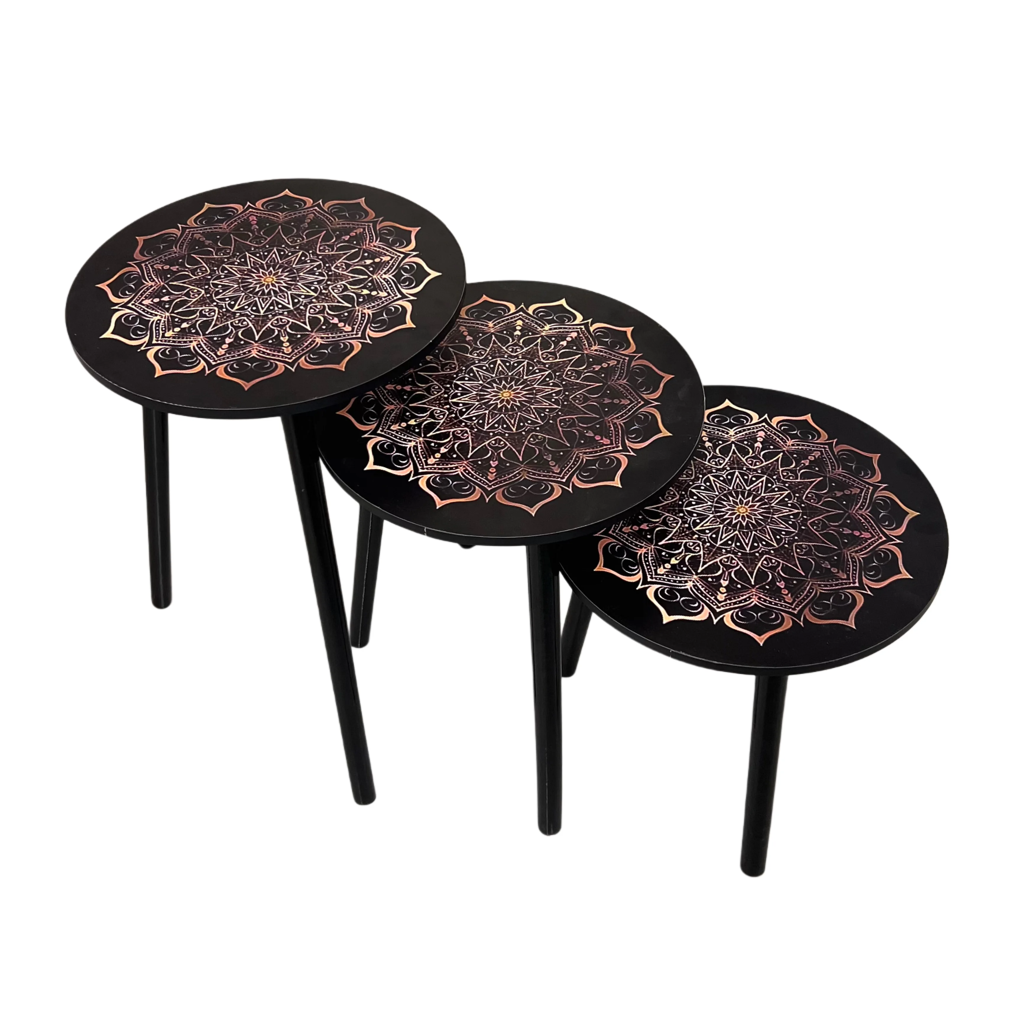 طقم طاولات متداخلة 3 قطع بنقشة الماندالا – أسود مع لمسات نحاسية وبرونزية، أبعاد 40 سم