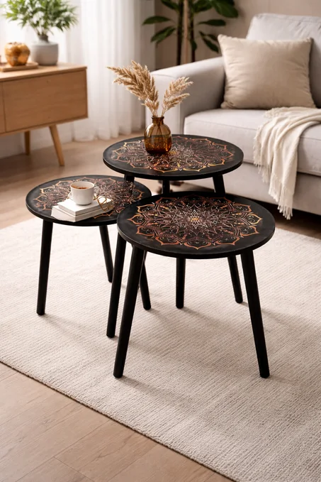 طقم طاولات متداخلة 3 قطع بنقشة الماندالا – أسود مع لمسات نحاسية وبرونزية، أبعاد 40 سم