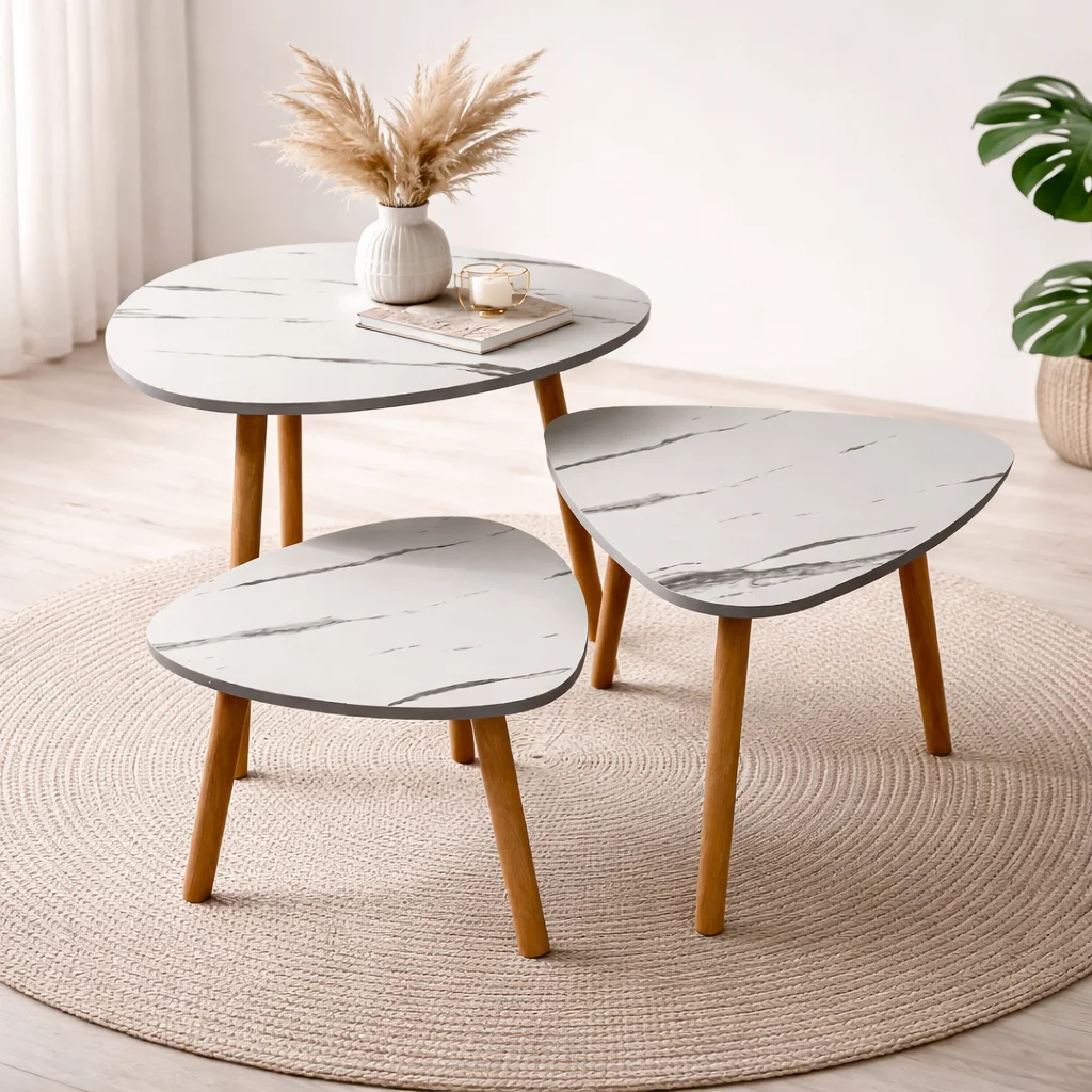 طقم طاولات رخامي متداخل 3 قطع – أرجل خشبية، تصميم عصري، أبيض مع عروق سوداء