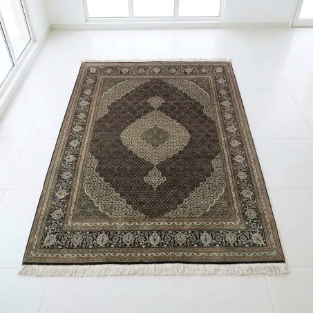 Tapis Täbriz d'Iran – Fine Qualité (250 × 150 cm)