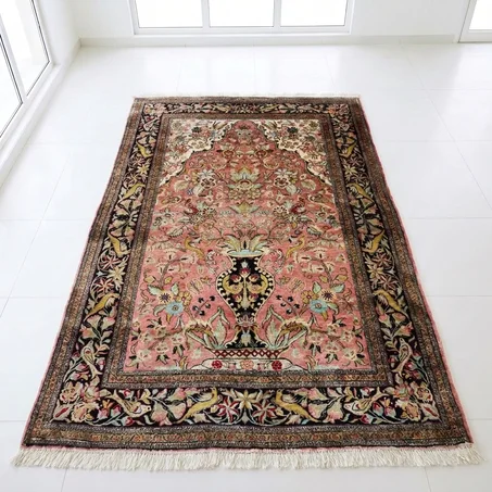 Tapis Ghom d'Iran en Soie – Motif "Vase et Jardins" (160 × 105 cm)