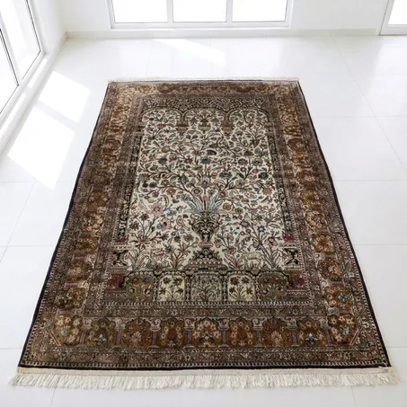 Tapis Ghom d'Iran en Soie – Motif "Jardin au Vase" (160 × 110 cm)