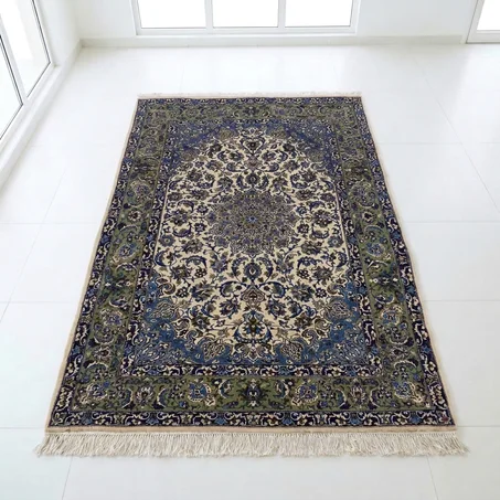 Tapis Isfahan d'Iran – Soie (160 × 110 cm)