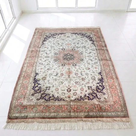 Tapis Ghom d'Iran en Soie – Motif Floral Classique (300 × 200 cm)