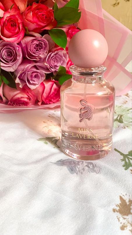 عطر الأنوثة الساحرة والفخامة الراقية