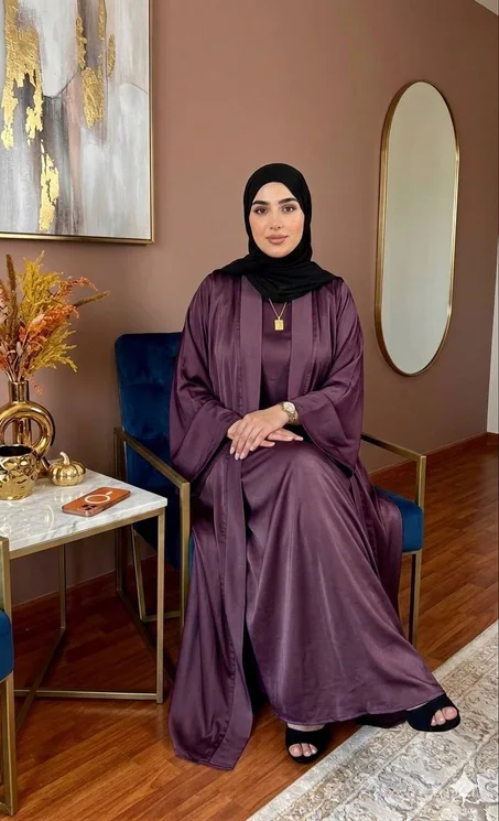 عباية فاخرة تتكون من قطعتين
