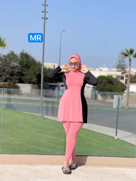 ensemble tres gentil de  plage