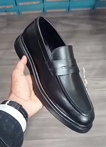 "رجليك تستحق الأفضل 👣💎 شري Toop Gazoil دابا 🛒✨ كل خطوة، راحة لا تُنسى 😎🔥"